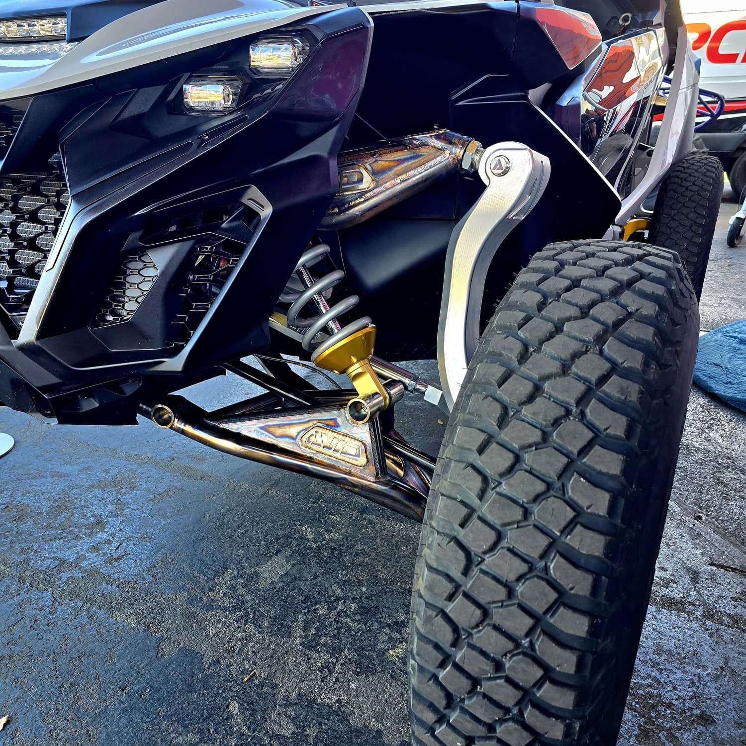 Maverick R "RACE" Front Kit