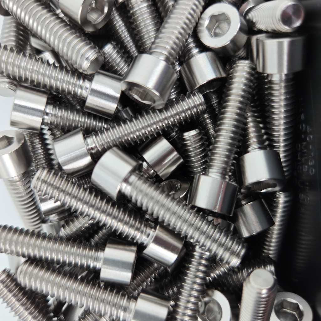 AVID Racing Titanium 3/16 Allen Cap Head Bolt, 1/4-20 x 1.000 inch | AVID Racing — Hardware Assortment — 14-TCHB-1x0-20_01 [AVID:98321fe4-ab9e-4a03-ac49-5a63bd42eb05] [AVID-VERSION:367f9122-dbb4-4d2f-8163-25863b451bdc]
