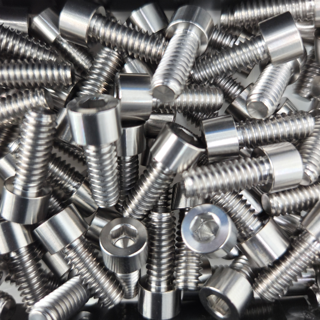 AVID Racing Titanium 3/16 Allen Cap Head Bolt, 1/4-20 x .625 inch | AVID Racing — Bulk Hardware Detail — 14-TCHB-0625x0-20_04 [AVID:b1329620-d12b-477c-90c1-922d4c784661] [AVID-VERSION:ade62f88-e948-48a7-aaaf-1fb00cec564e]