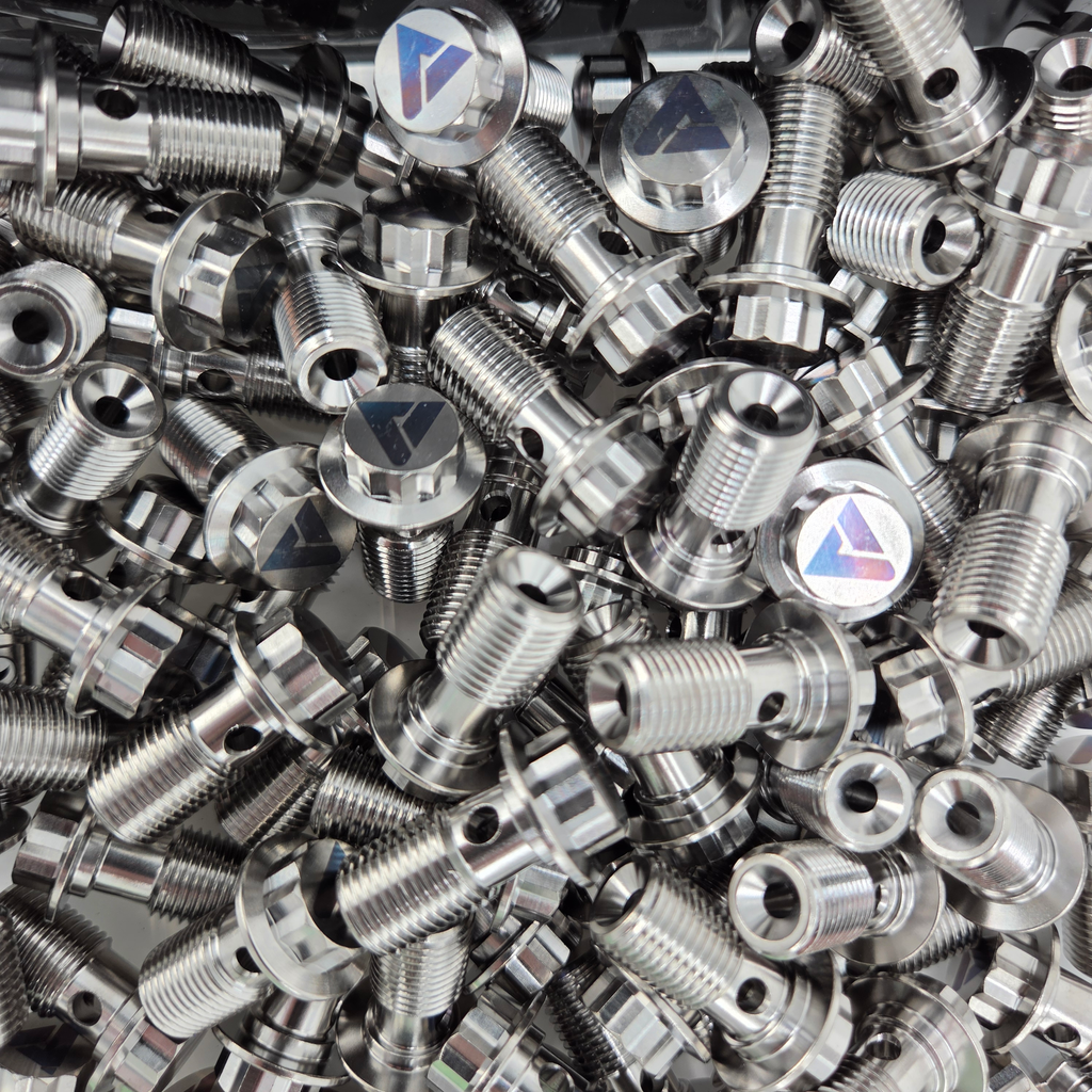 AVID Racing Titanium Banjo Bolt, M10 x 1.0 x 20 mm, 12 mm Thread | AVID Racing — Bulk Product Detail — M10-TBAN-20x8-10_01 [AVID:6f548fed-97dd-48d5-96d6-e3eac41bc4e5] [AVID-VERSION:5b8470fa-c2b4-4efd-9ec9-0b3c35e18916]