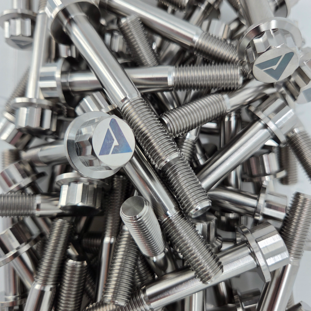 AVID Racing Titanium 12 Point Flange Bolt, M10 x 1.25 x 55 mm, 25 mm Thread | AVID Racing — Bolt Pile Detail — M10-T12FB-55x30-125_01 [AVID:53c8091e-ce33-4139-95e8-e68bdb4f0e47] [AVID-VERSION:28e71a90-791e-4b63-aebf-e4cfbe5d64f6]