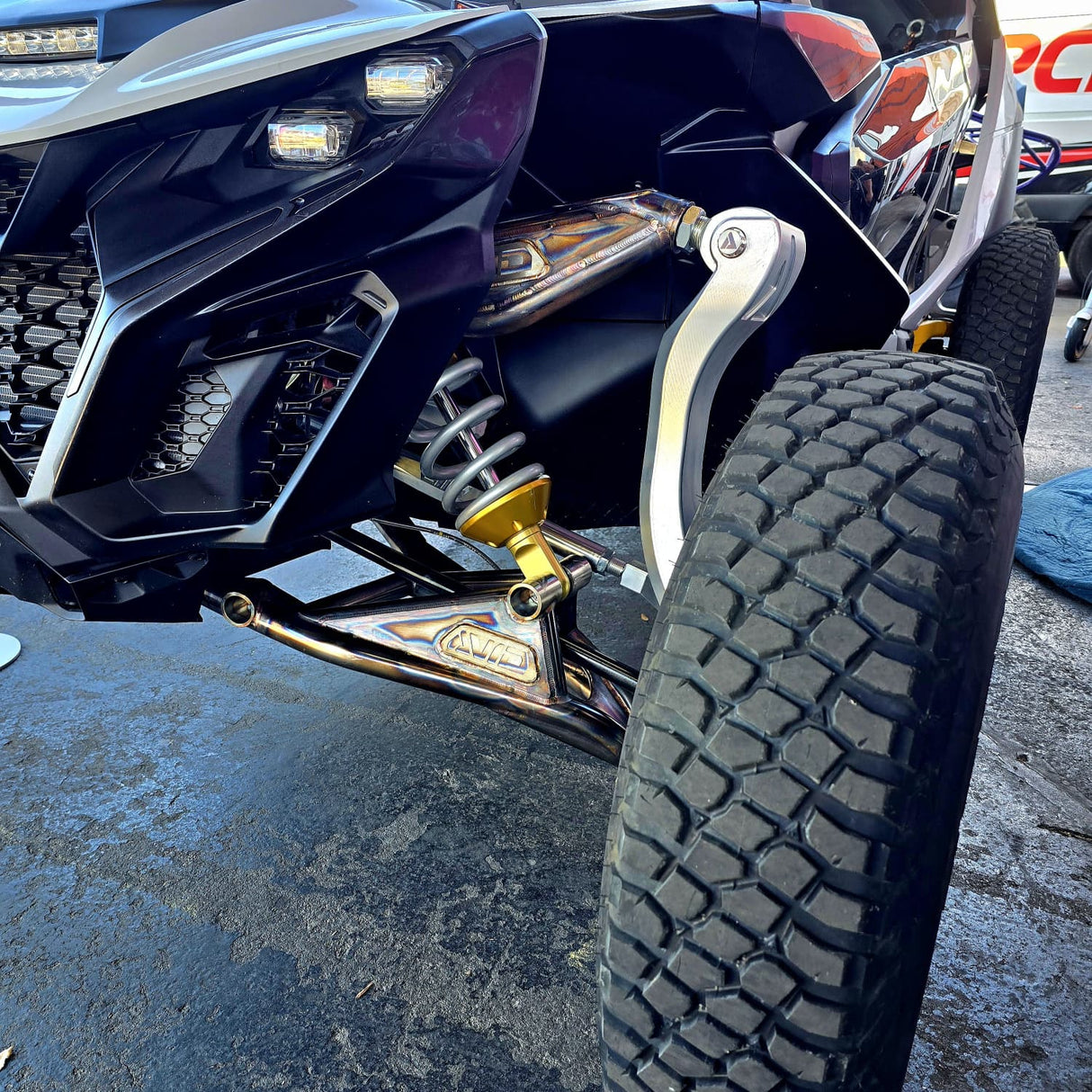 Maverick R "RACE" Front Kit
